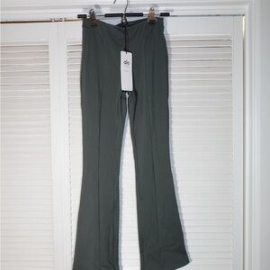 ALO Yoga High-Waist Flare Leggings in Olive